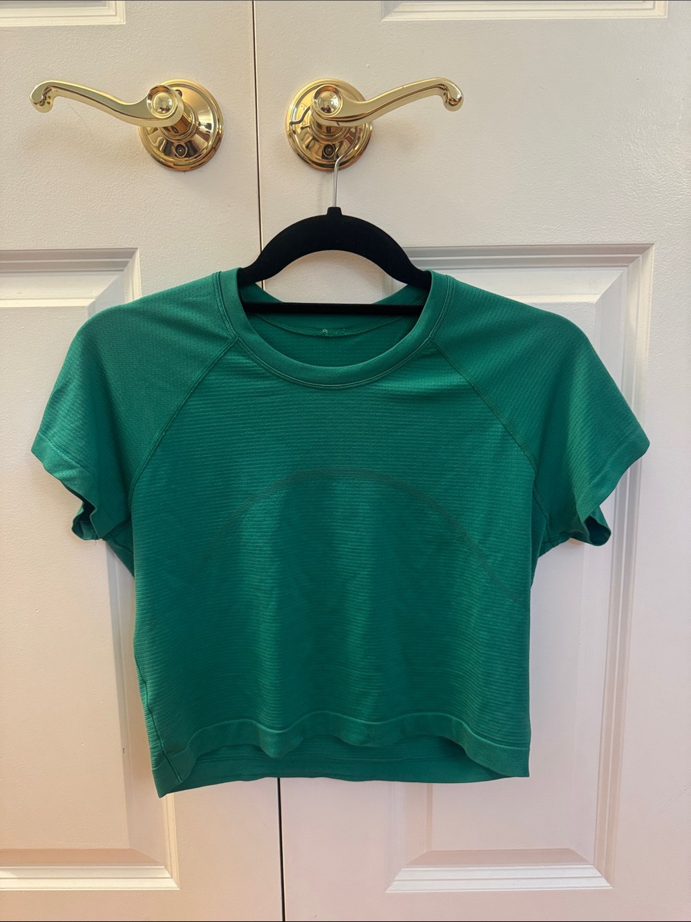 Lululemon Swiftly Tech Cropped Short-
Sleeve Shirt 2.0
